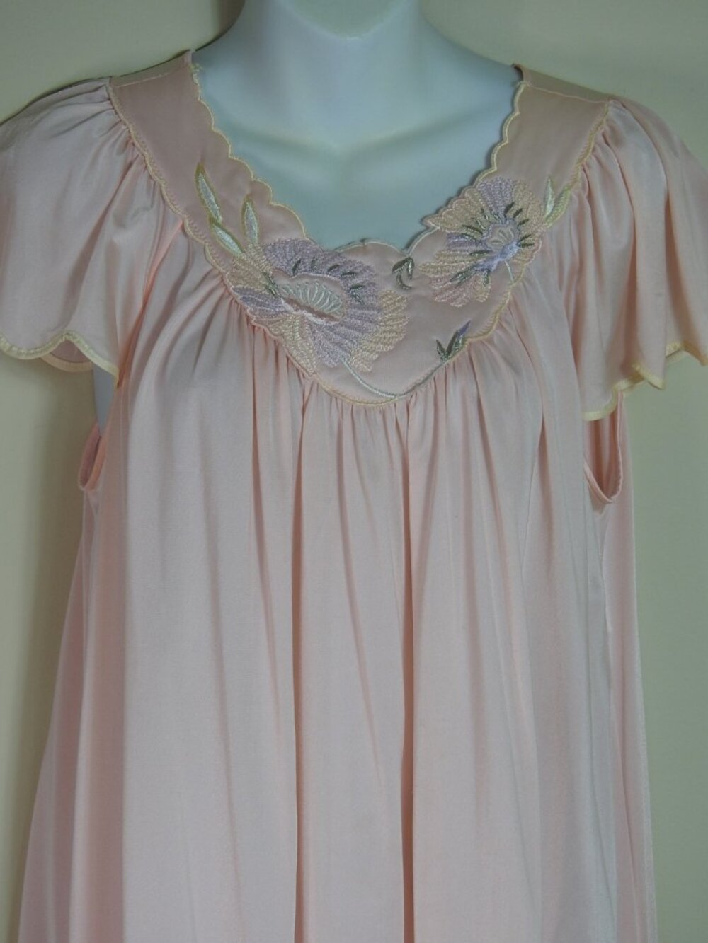 Vintage Shadowline Pink Embroidered Flutter Sleeve Nightgown Med USA Made Soft - Picture 9 of 13